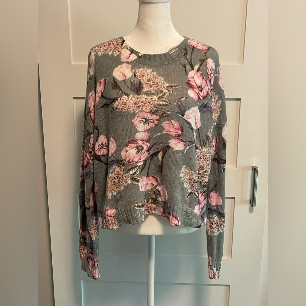 Show Me Your MuMu Distressed Green Floral Sweater Size Small